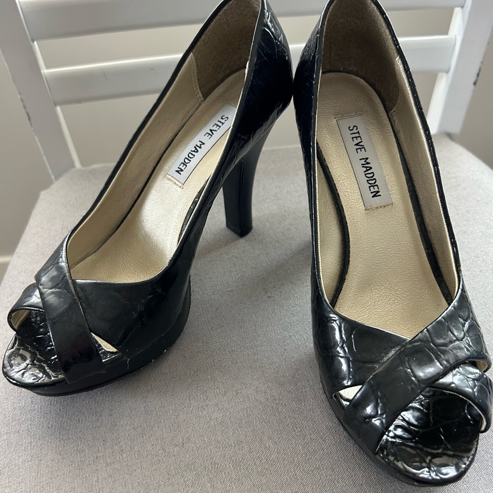 Steve Madden Black Stiletto Heels with Patent Finish